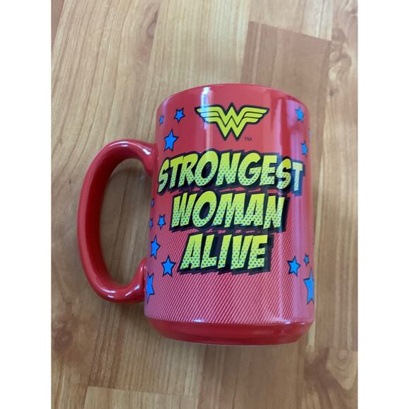 Wonder Woman Mug - Picture 2 of 4